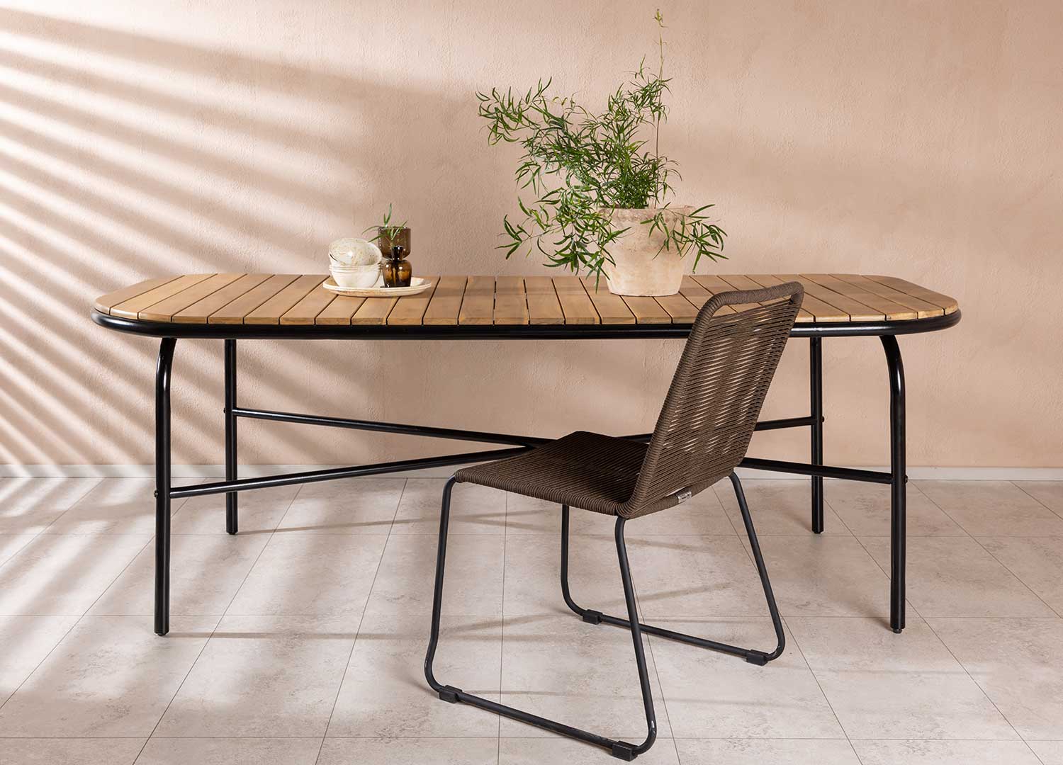 table à manger pour le jardin